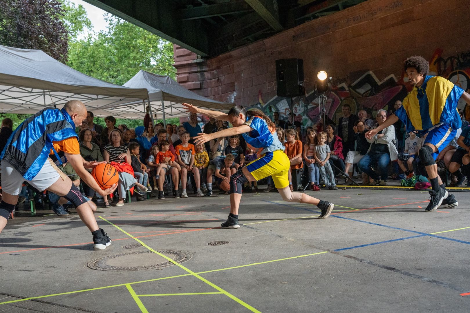 RÜCKBLICK IN BILDERN: Fête de la Musique et du Sport mit KIVUKO COMPAGNIE: « BOUNCE BACK »