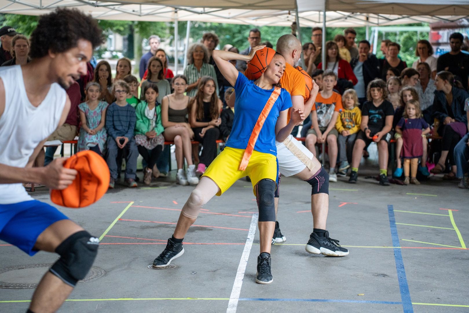 RÜCKBLICK IN BILDERN: Fête de la Musique et du Sport mit KIVUKO COMPAGNIE: « BOUNCE BACK »