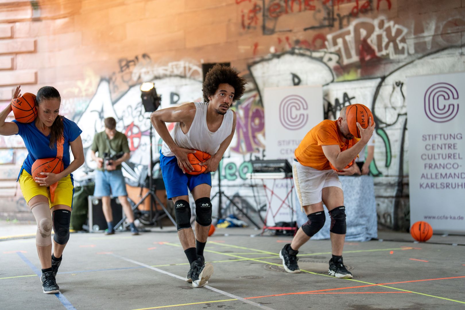 RÜCKBLICK IN BILDERN: Fête de la Musique et du Sport mit KIVUKO COMPAGNIE: « BOUNCE BACK »