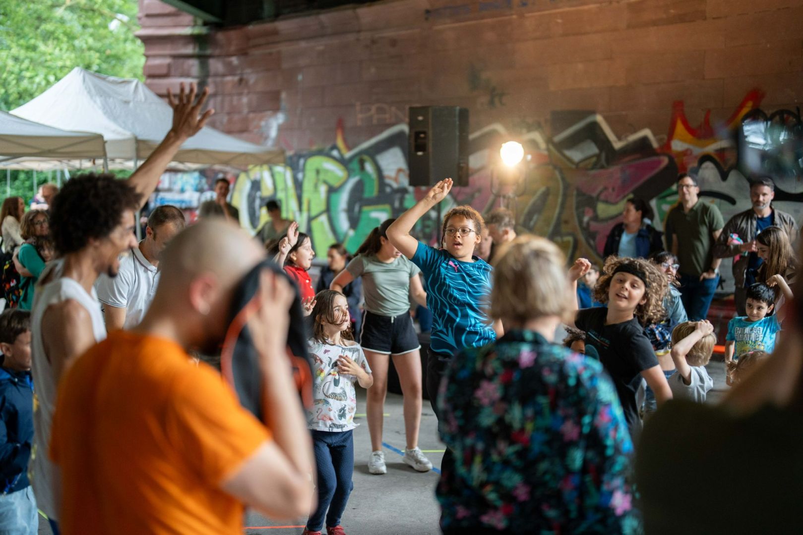 RÜCKBLICK IN BILDERN: Fête de la Musique et du Sport mit KIVUKO COMPAGNIE: « BOUNCE BACK »